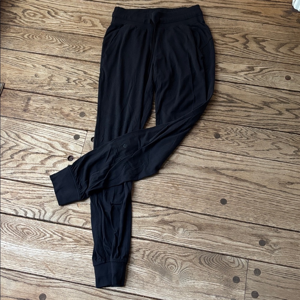 Lululemon size 4 Joggers